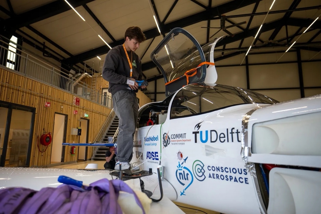 TU Delft team tests hydrogen aircraft at Rotterdam The Hague Airport