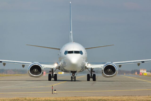 Boeing 737 front aspect