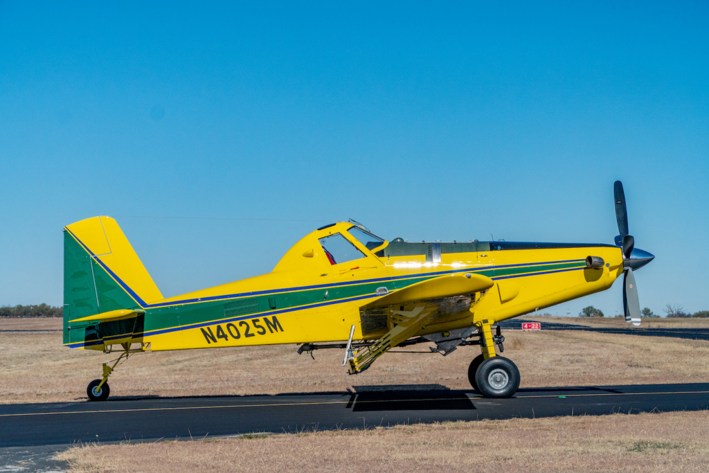 Air Tractor from the side