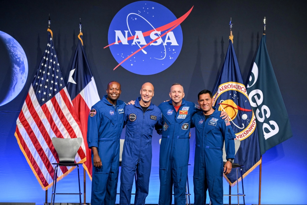Artemis III crew