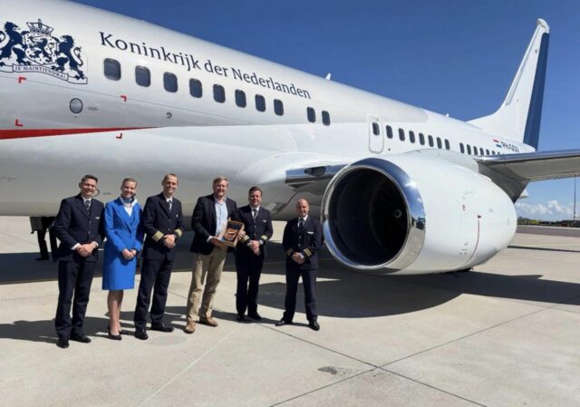 King Willem-Alexander on last 737 BBJ government flight
