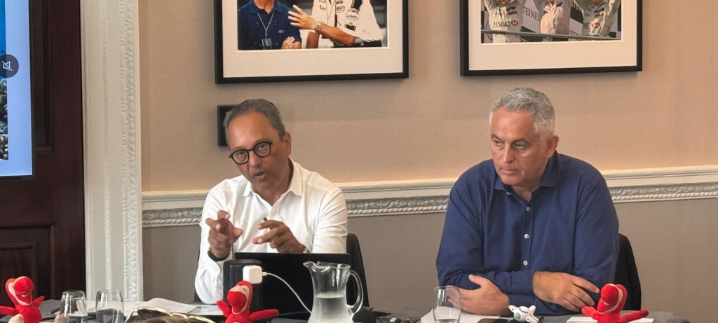 Laurent Recora - Air Mauritius and Dinesh Burrenchobay - chair MTPA