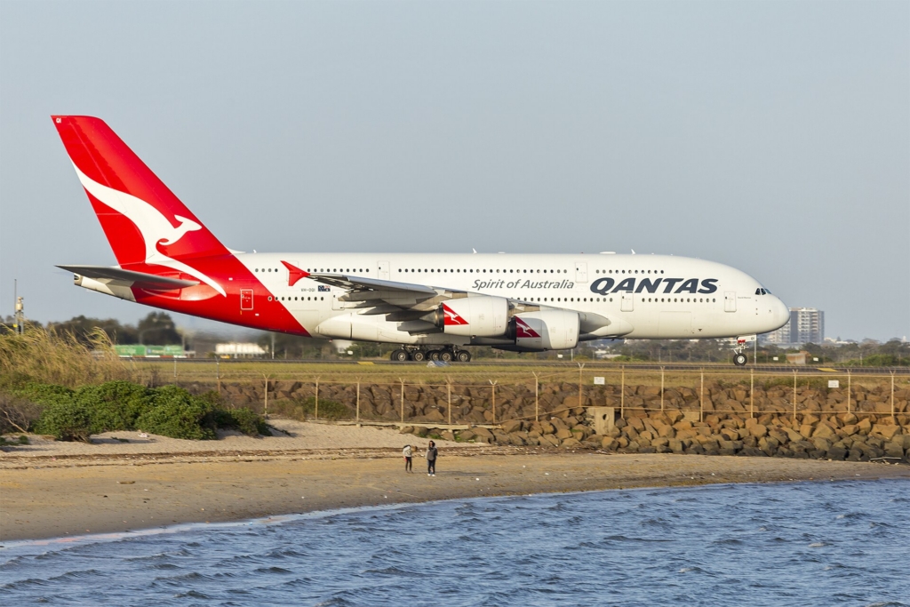 Qantas Airbus A380 vh-oqi