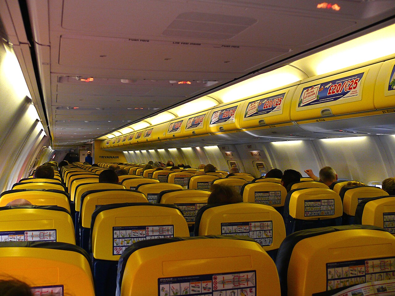 Ryanair interior B737-800