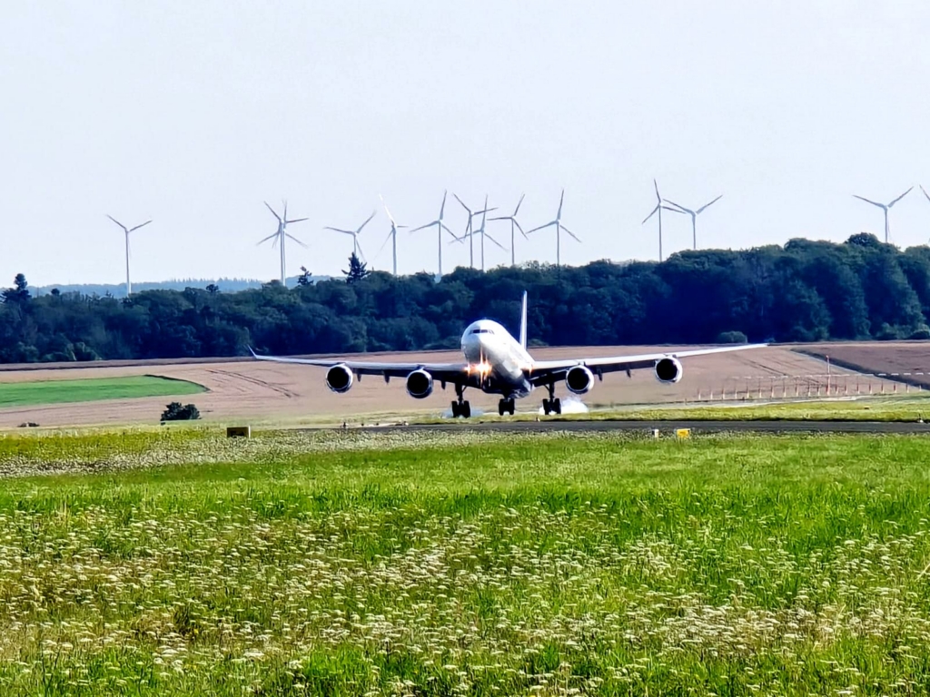 USC Aero Airbus A340-600
