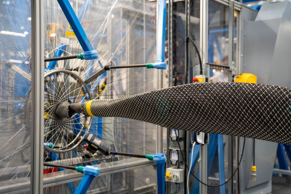 Dowty braiding machine for composite propellers