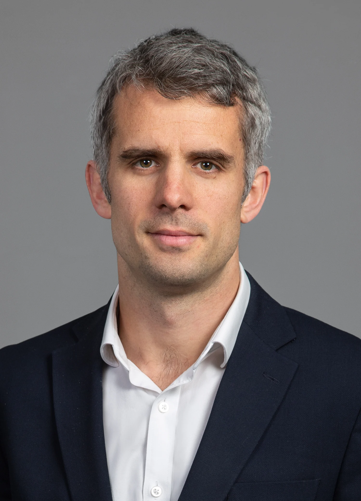 Adam Healy 2C2A7447_Portrait (1)