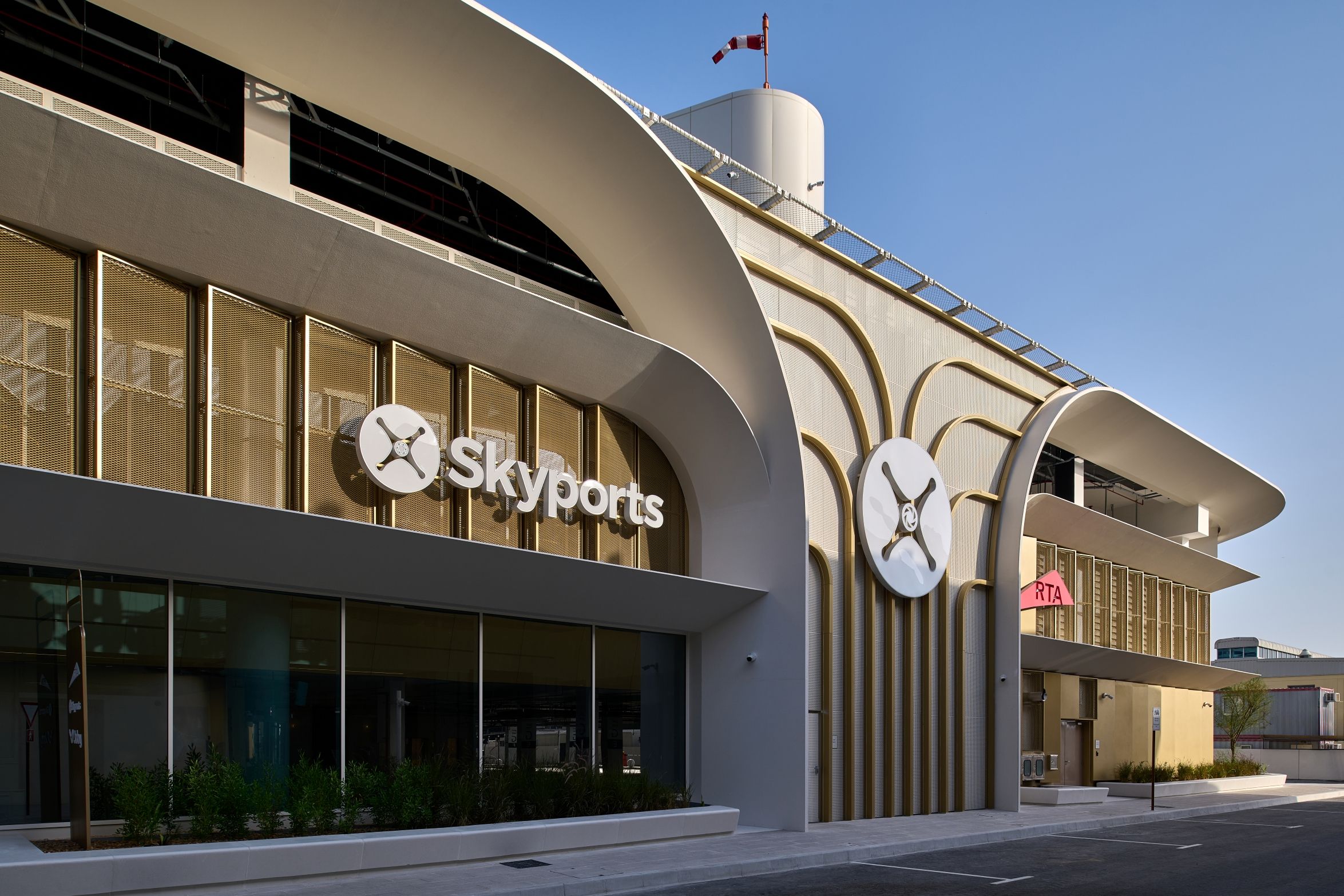 The world’s first purpose built commercial vertiport, by Dubai International Airport, has officially received regulatory certification by Dubai’s General Civil Aviation Authority for eVTOL operations