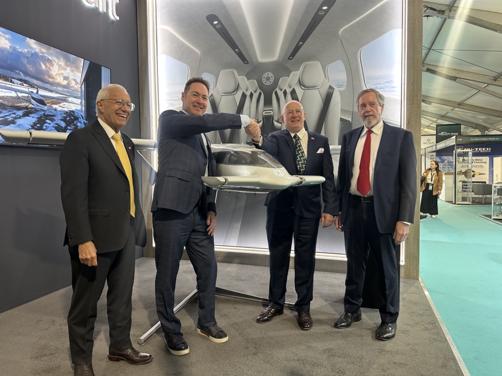 Horizon aircraft cavorite X7 and partners signing the order