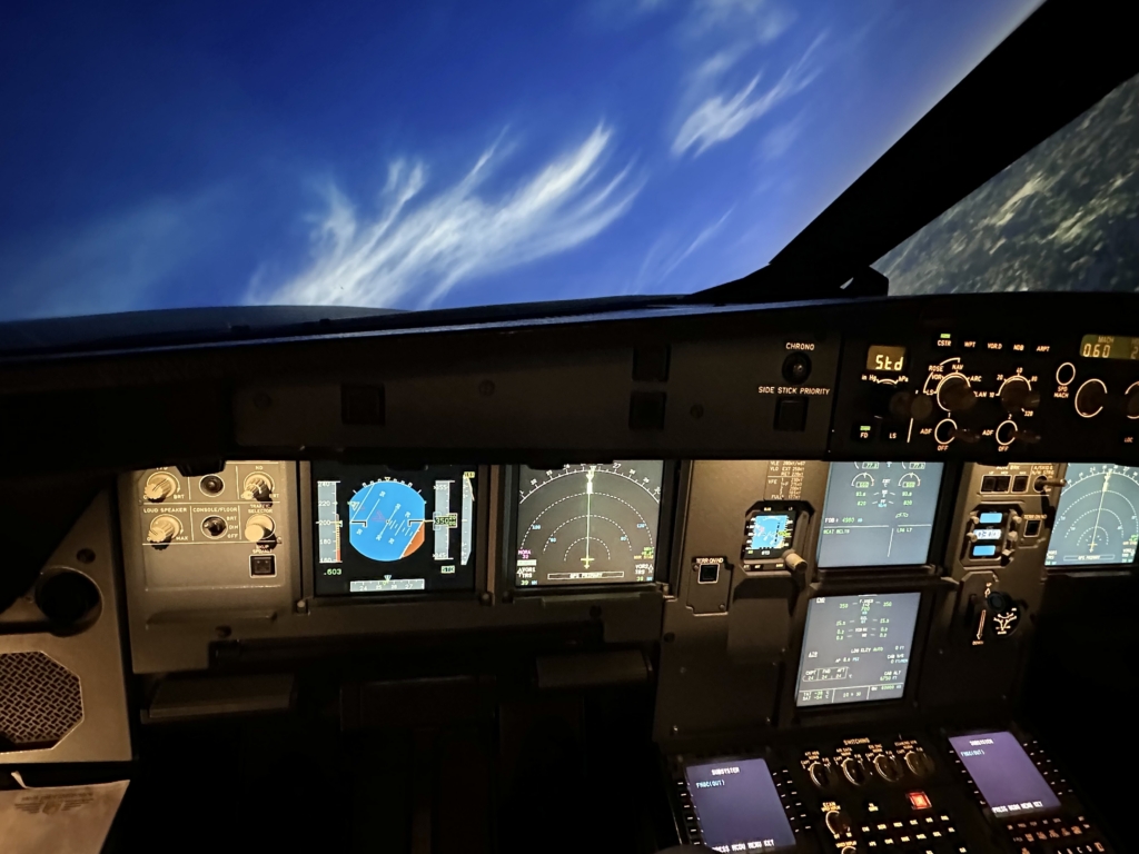 UPRT Training in an Airbus A320 Simulator