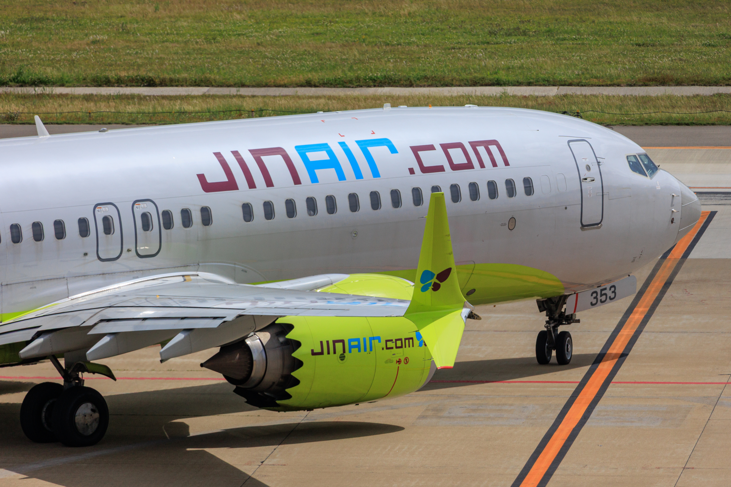 Jin Air 737