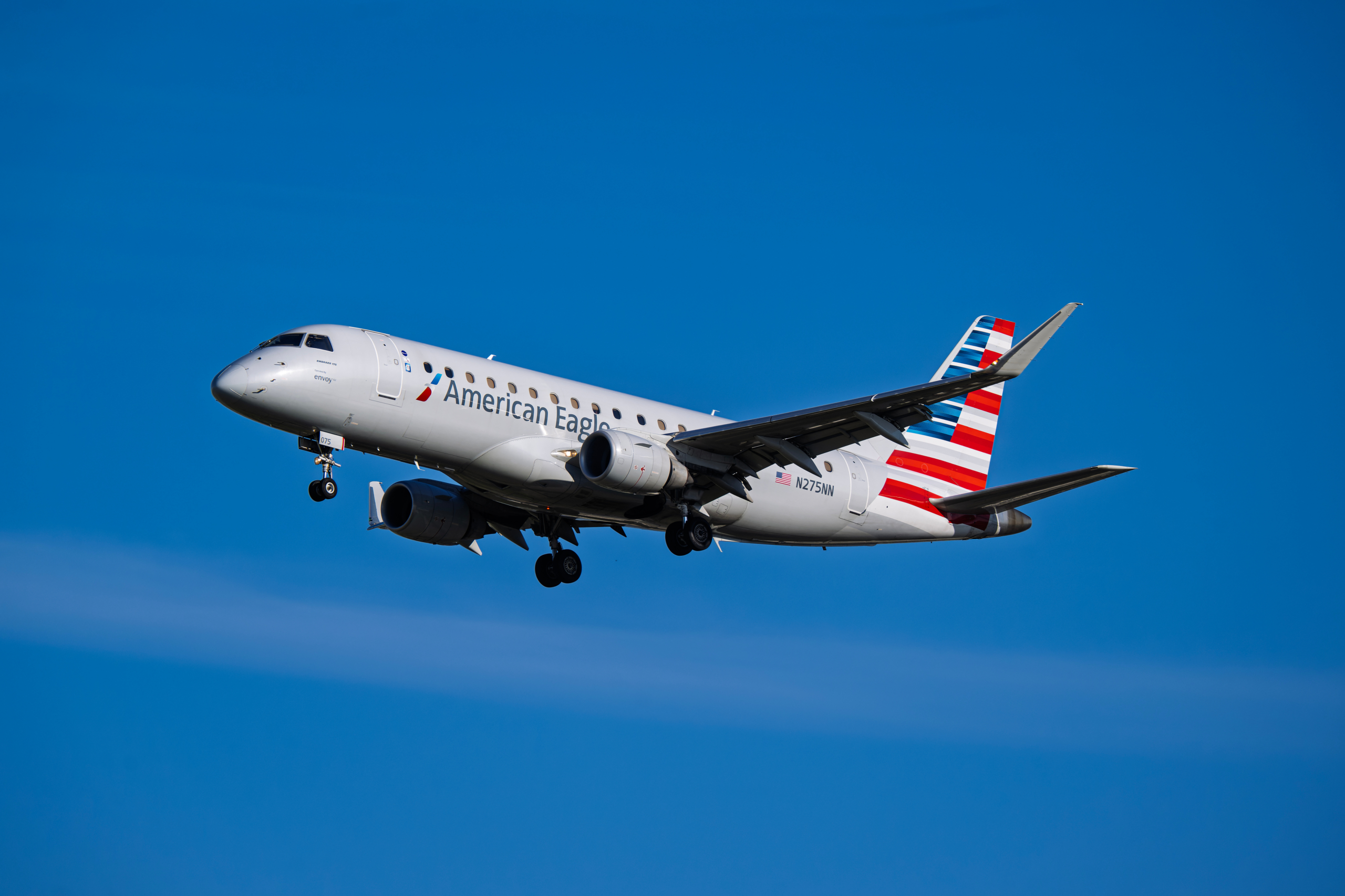 Envoy Air Embraer 175