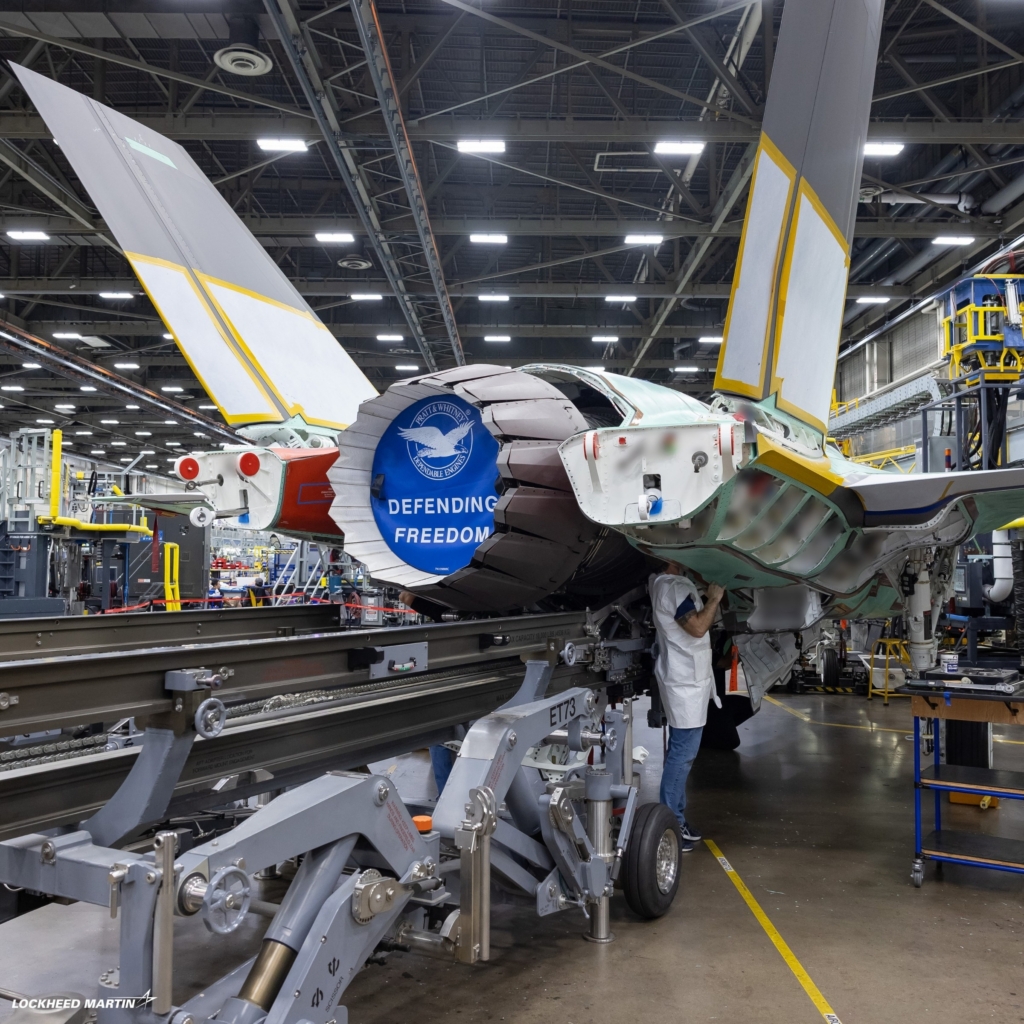 Assembling First German F-35 MG-01
