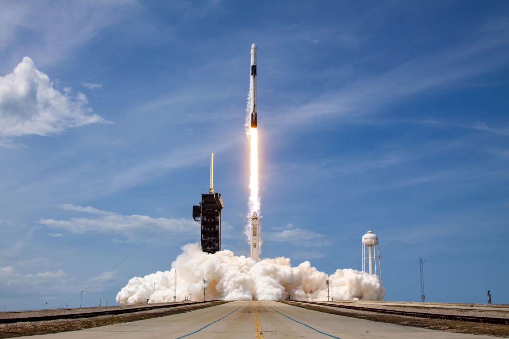 Teams complete back-to-back Falcon 9 launches from Florida and California