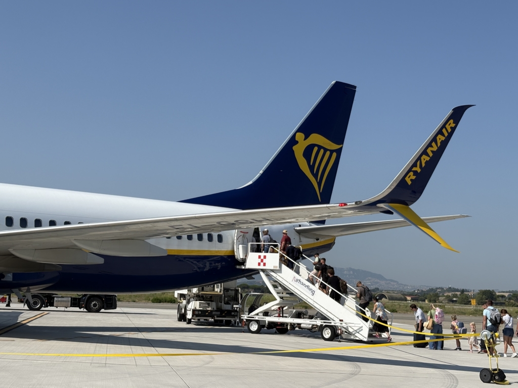 Ryanair 737-800