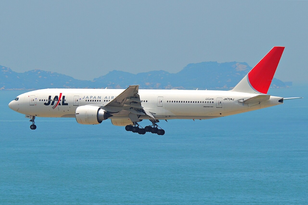 JAL Boeing 777