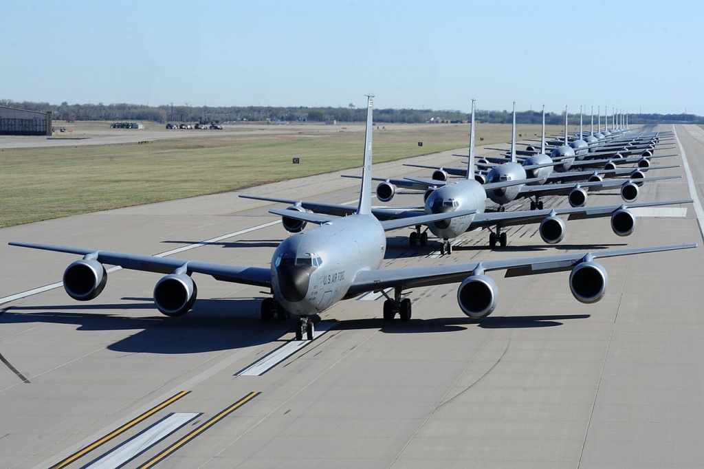Lineup of KC-135s