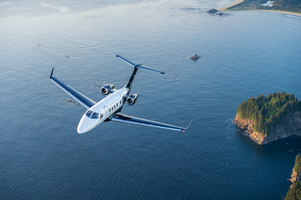 Embraer Phenom 300EV