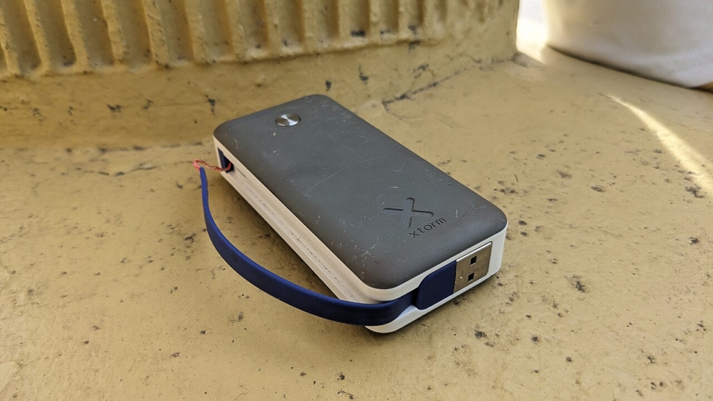 Xtorm Li-ion Battery showing damage