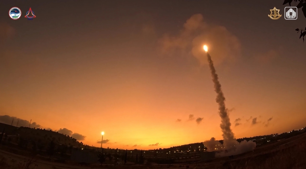 Israel Arrow Defence System with Arrow 3 and Arrow 2 launching