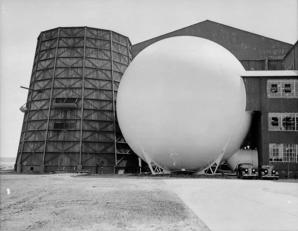 The 20-Foot Vertical Spin Tunnel (left) and the 12-Foot Free-Flight Tunnel (later the 12-Foot Low-Speed Tunnel) in 1946.