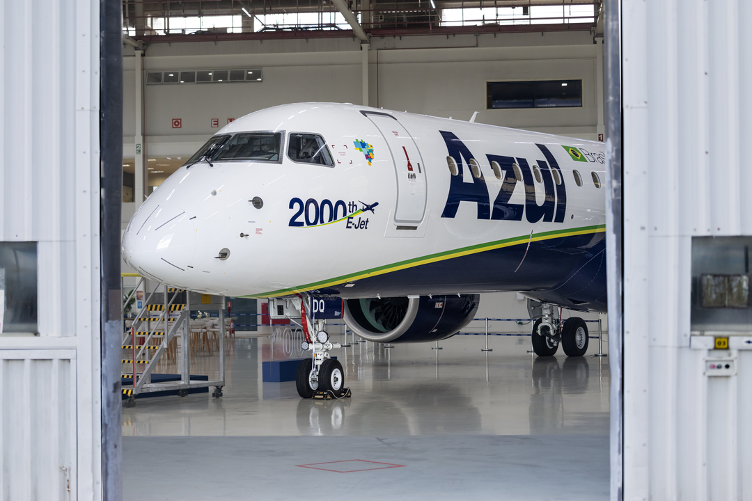 Embraer celebrates the delivery of the 2,000th E-Jet rolling out