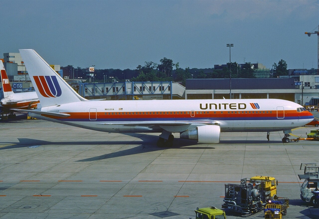 United 767-200