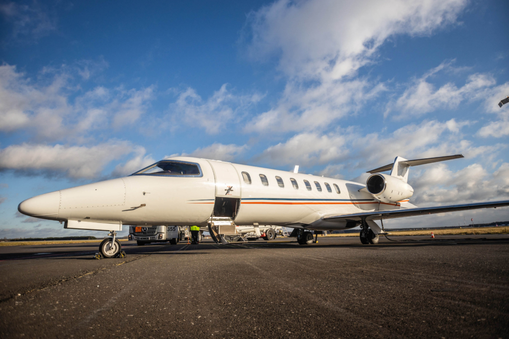 Private jet air ambulance