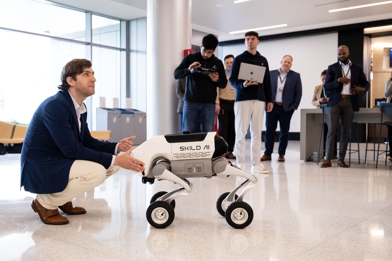 Pittsburg International Airport quadruped robots trial