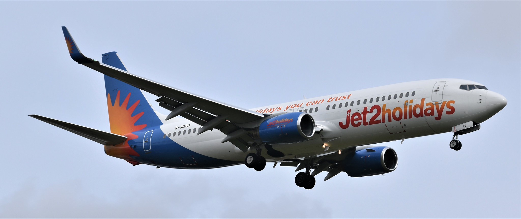 G-GDFD Boeing 737/8(WL) of Jet 2 arriving rwy.15 at Birmingham-BHX,13/03/22