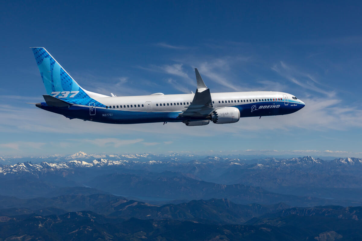 Boeing 737 MAX 10