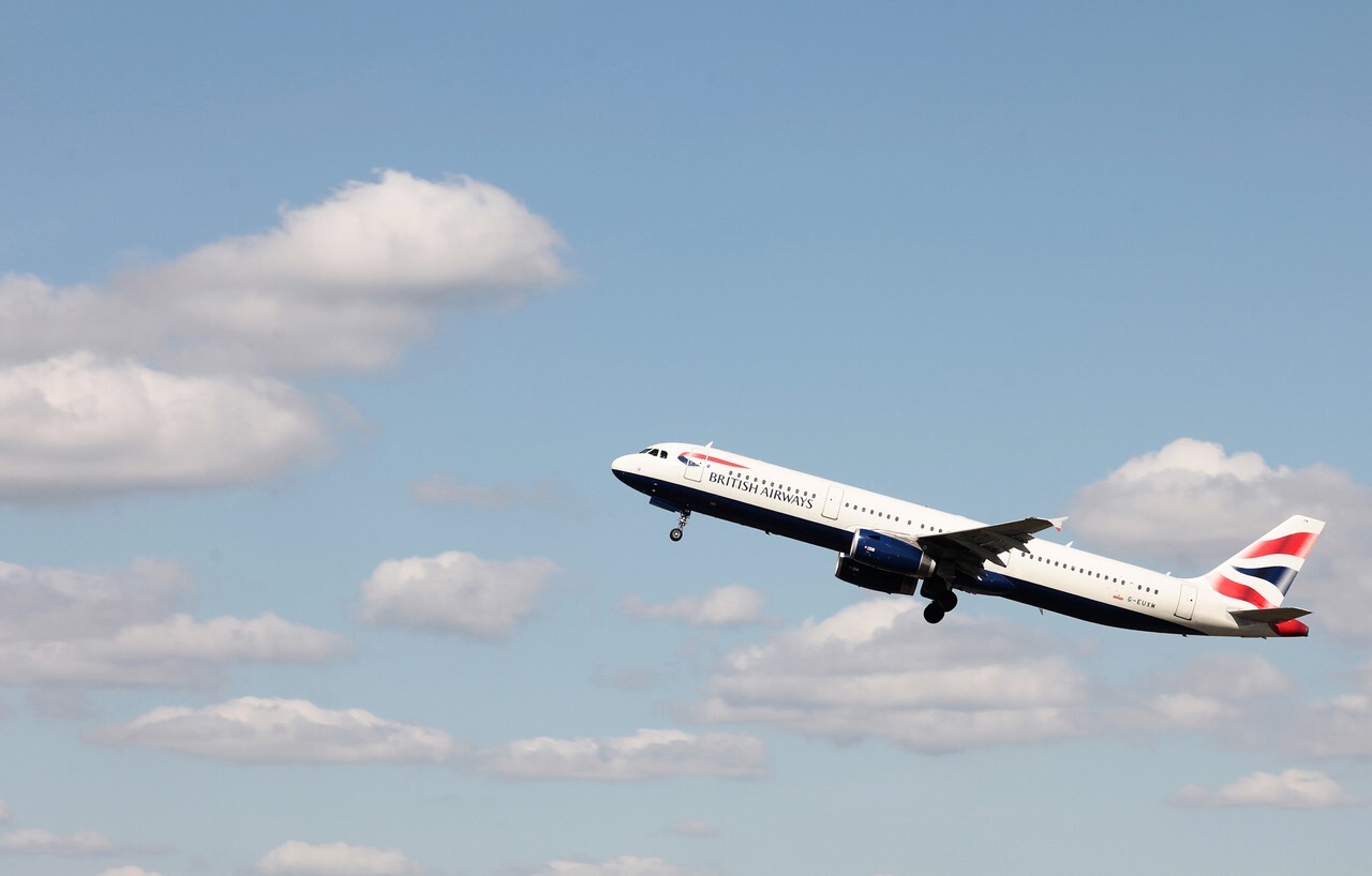 British Airways Airbus A321 taking off