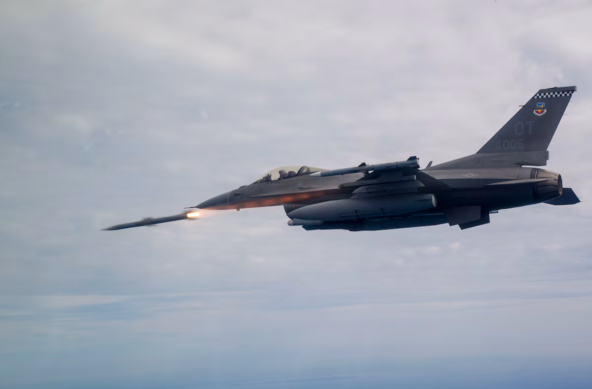 F-16C Fighting Falcon assigned to the 85th Test Evaluation Squadron