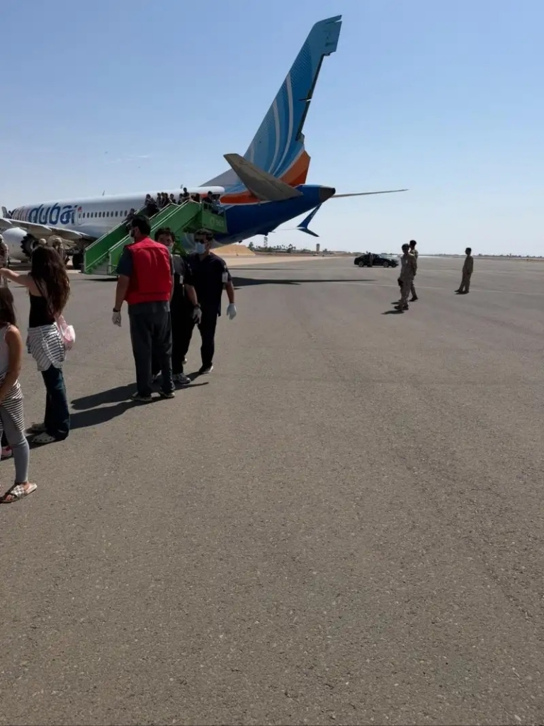 The flydubai flight that landed at Tabuk Airport in Saudi Arabia appears to have sustained damage to the rudder, likely due to the rapid plunge it took amid the incident. https://x.com/flightradar24/status/2105284500284444717