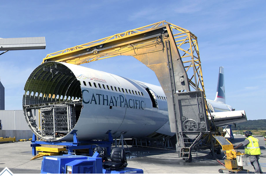 Cathay Pacific A340 recycled