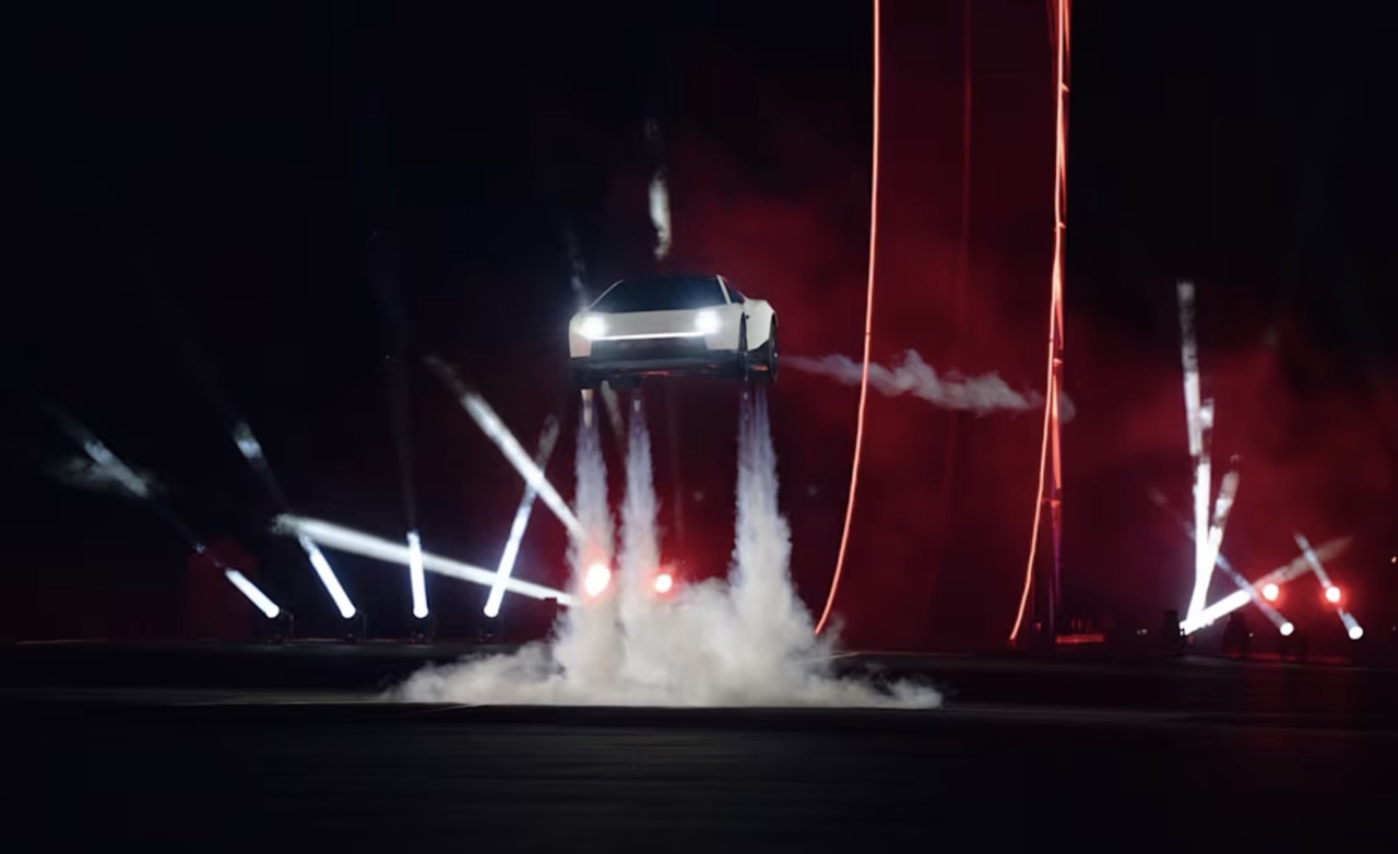 Tesla flying Roadster
